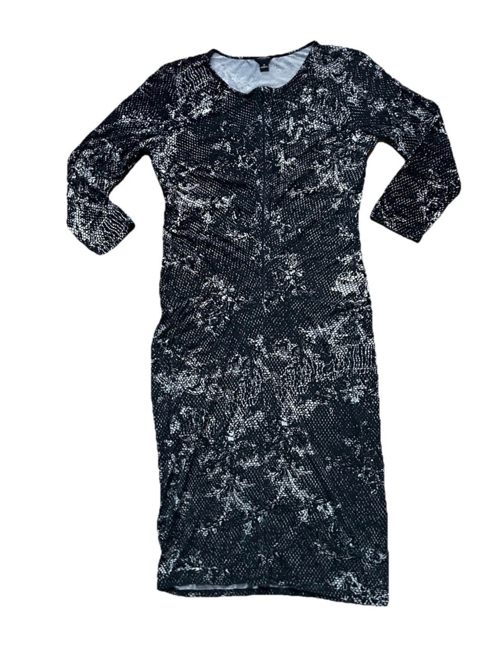 Ann Taylor Black and White Long Sleeve curve flattering Dress